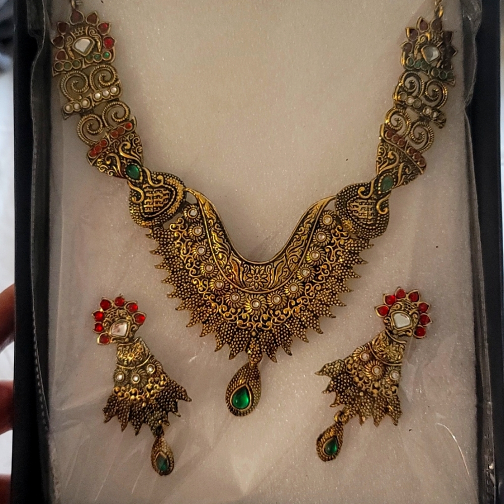 Indian metal set